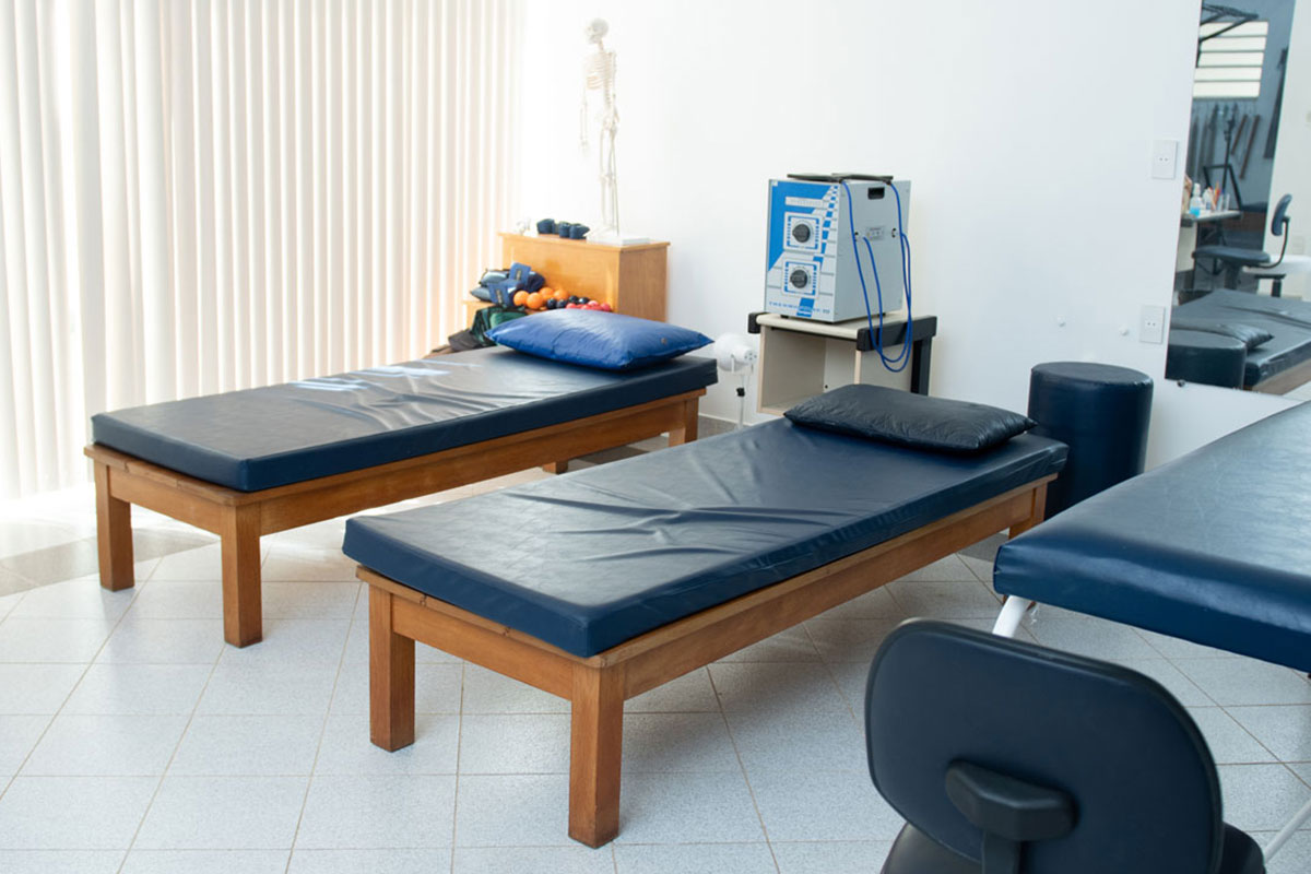 Sala de fisioterapia, terapia manual, auriculoterapia, ventosa e bandagem